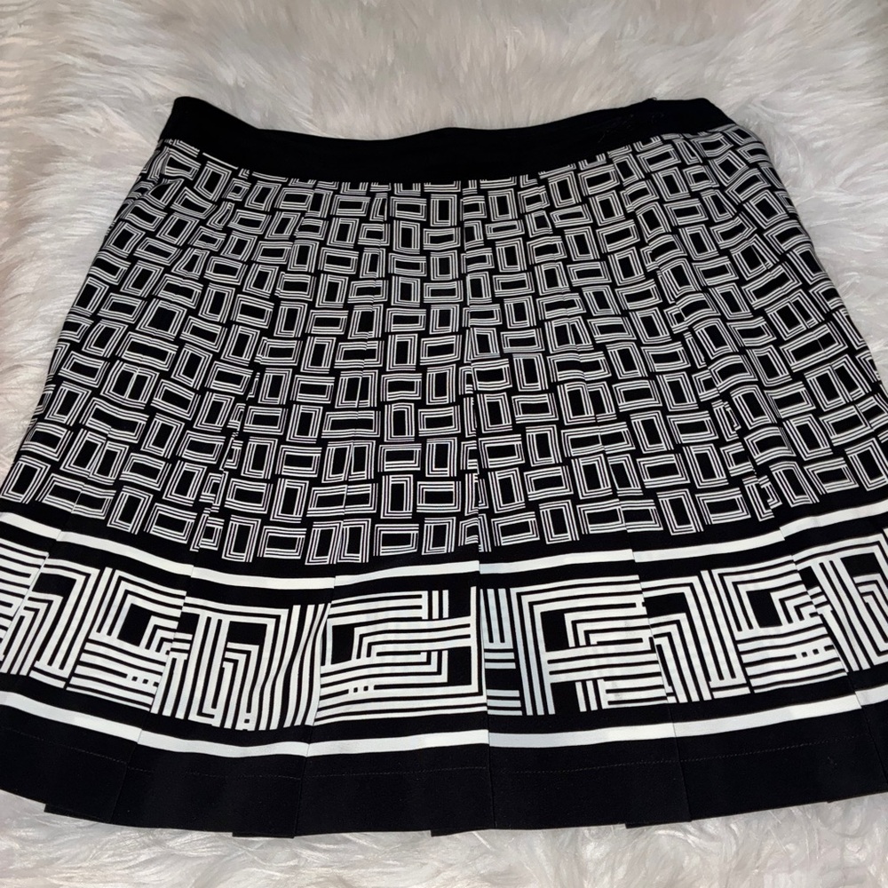 Karl‎ Lagerfeld Paris. Geometric Black and White Women's Skirt Sz 4